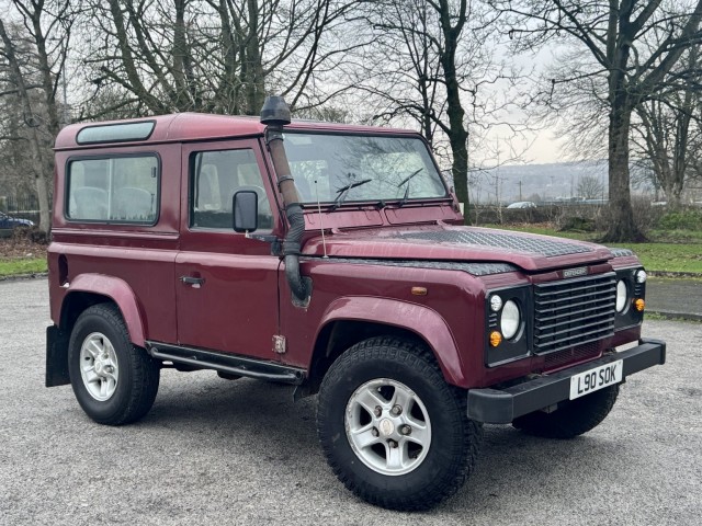 LAND ROVER DEFENDER 90