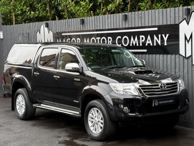 TOYOTA HILUX 3.0 D-4D Invincible Auto 4WD Euro 5 4dr
