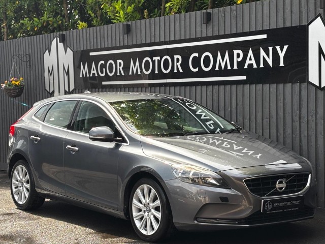 VOLVO V40 1.6 D2 SE Lux Euro 5 (s/s) 5dr