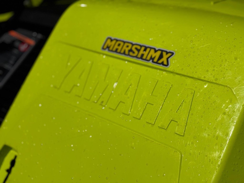 YAMAHA 