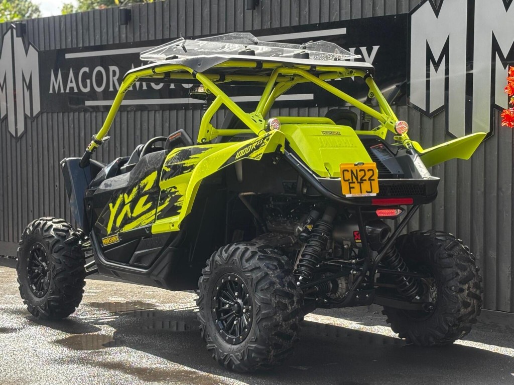 YAMAHA 