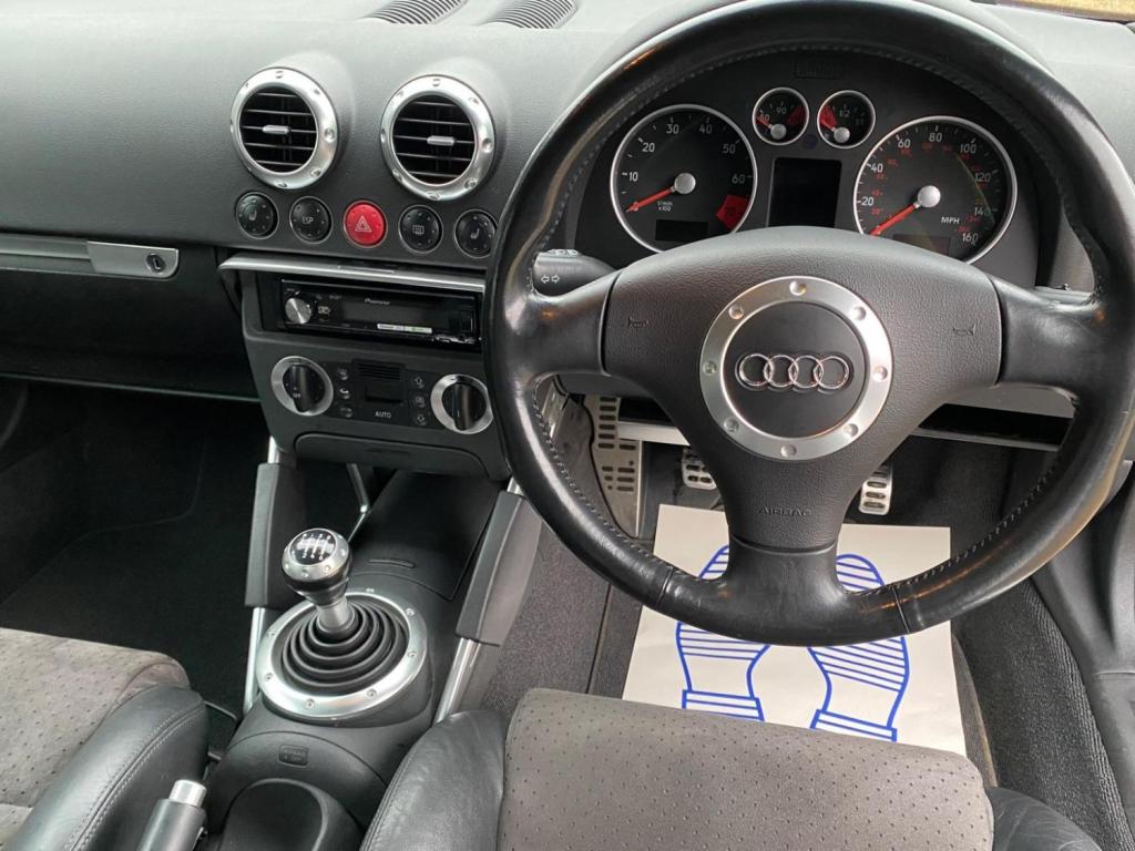 AUDI TT