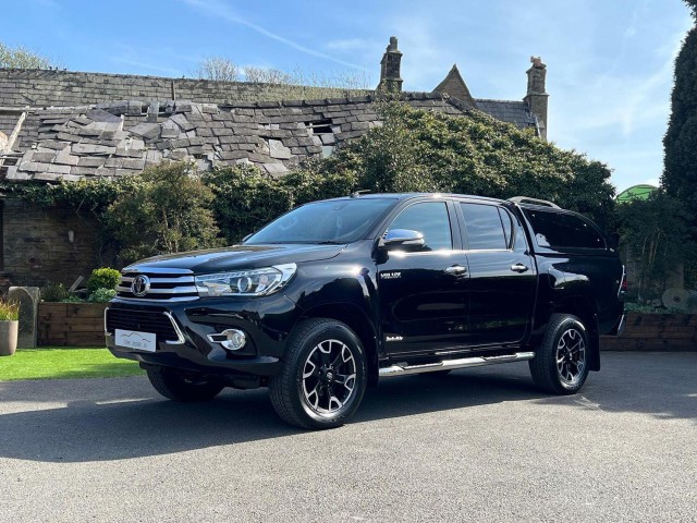 TOYOTA HILUX