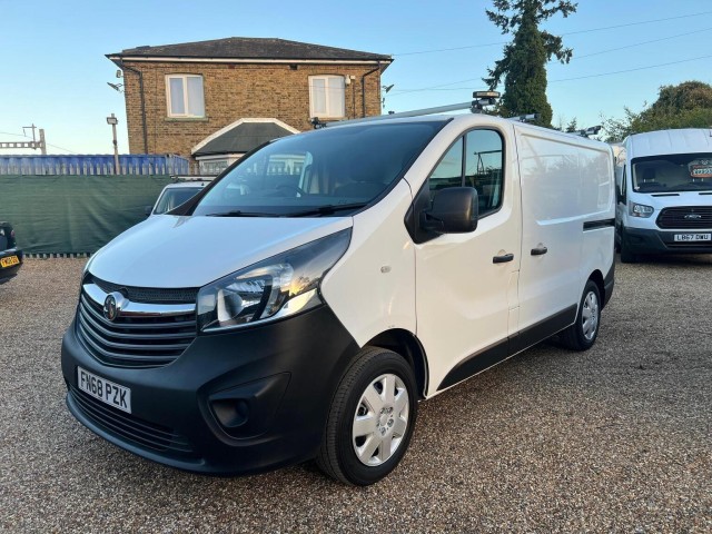 VAUXHALL VIVARO