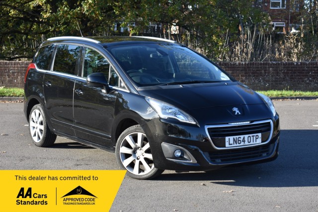 PEUGEOT 5008