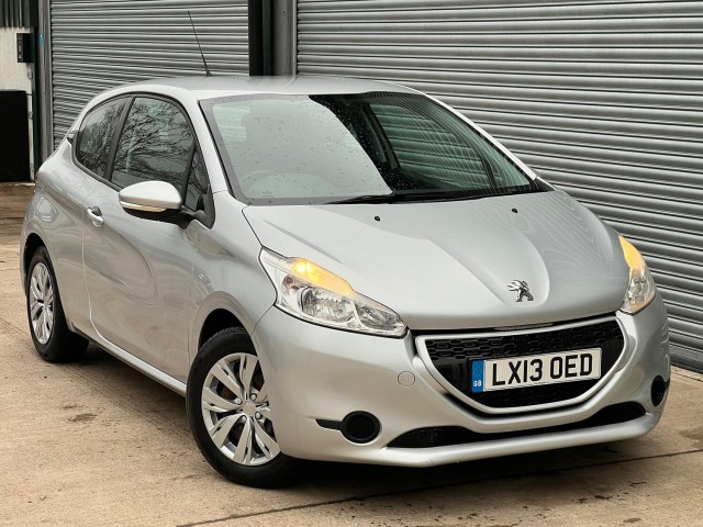 PEUGEOT 208 1.2 VTi Access+