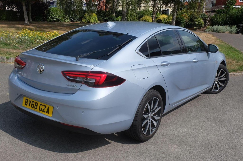 VAUXHALL INSIGNIA