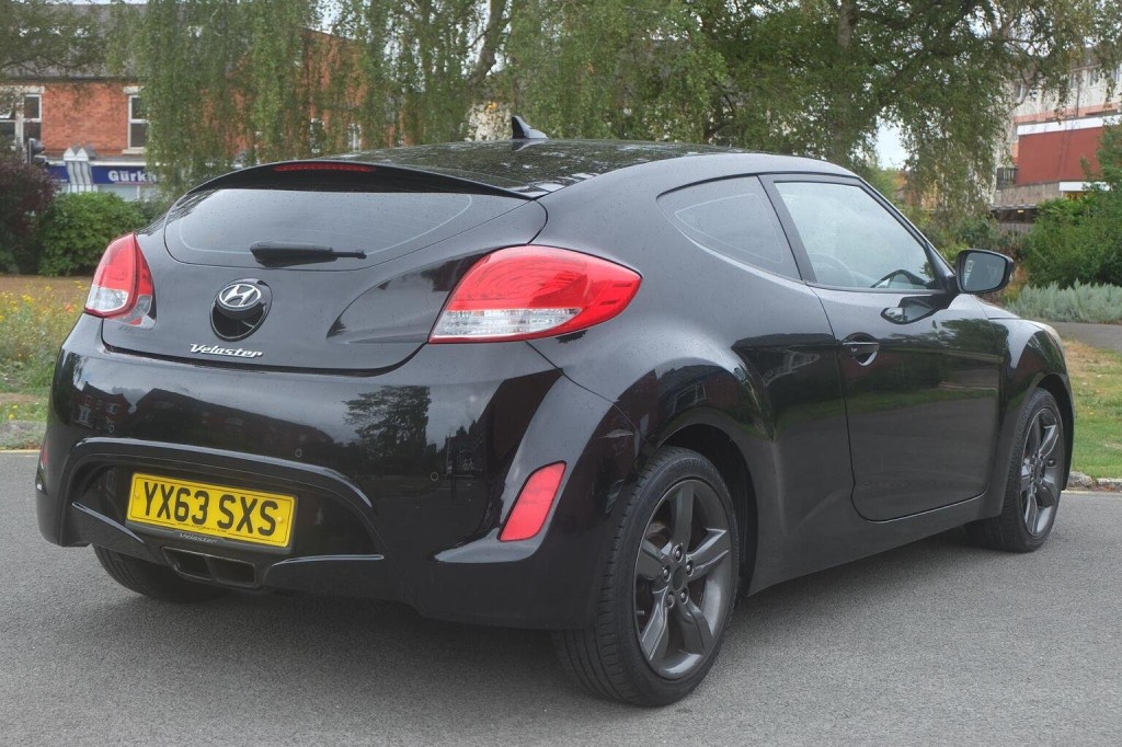 HYUNDAI VELOSTER