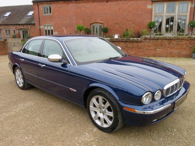 JAGUAR XJ XJ8 4.2 V8 X350 (2003/03)