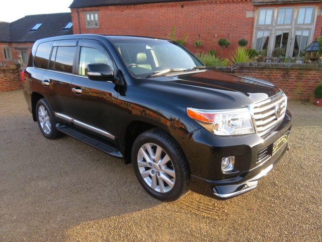 TOYOTA LAND CRUISER AMAZON 4.6 V8 PETROL ZX (2014)