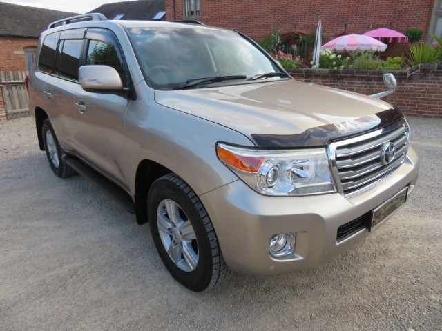 TOYOTA LAND CRUISER 4.6 V8 PETROL AX (2013/63)