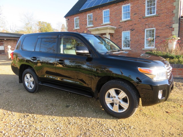 TOYOTA LAND CRUISER 4.6 V8 PETROL AX G AUTO (2015/15)