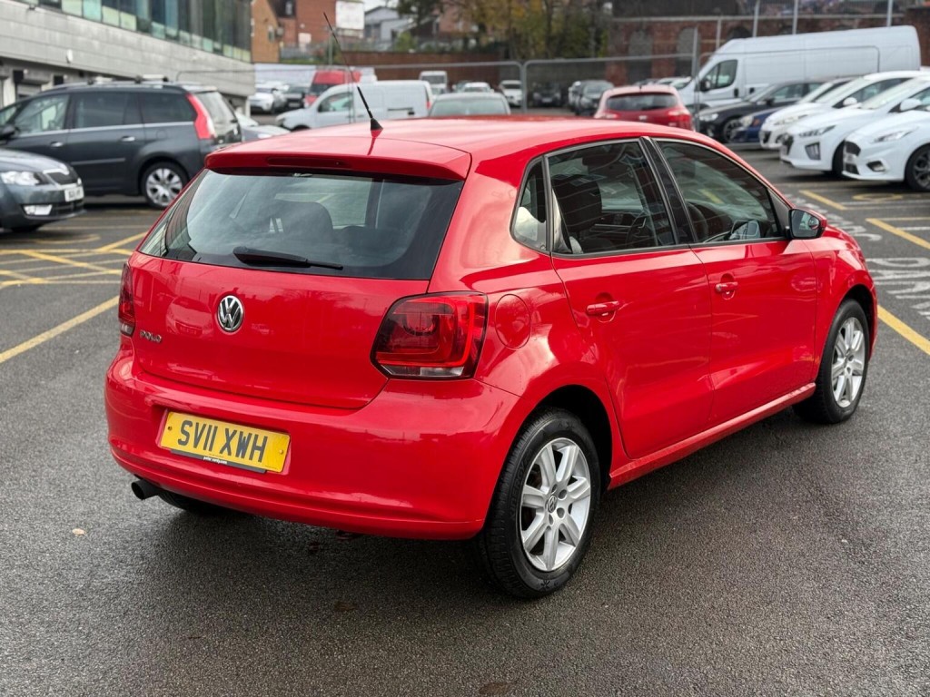 VOLKSWAGEN POLO