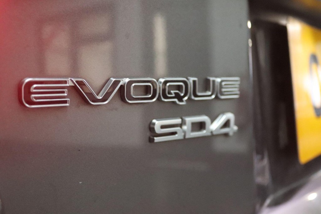 LAND ROVER RANGE ROVER EVOQUE