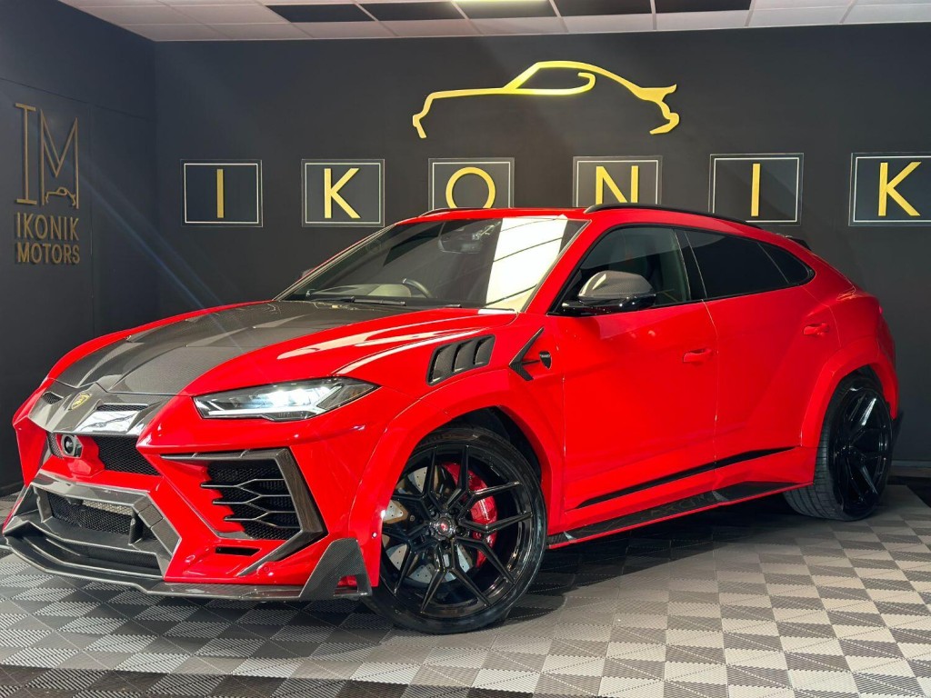 LAMBORGHINI URUS