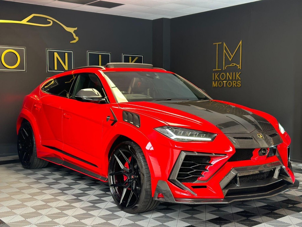 LAMBORGHINI URUS