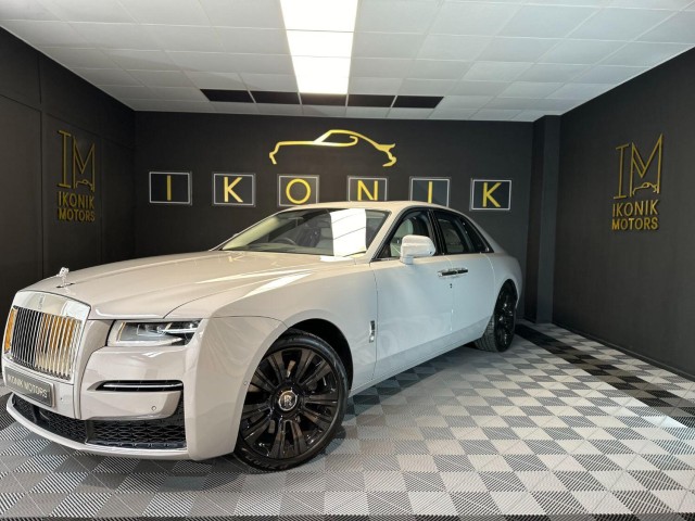 ROLLS-ROYCE GHOST