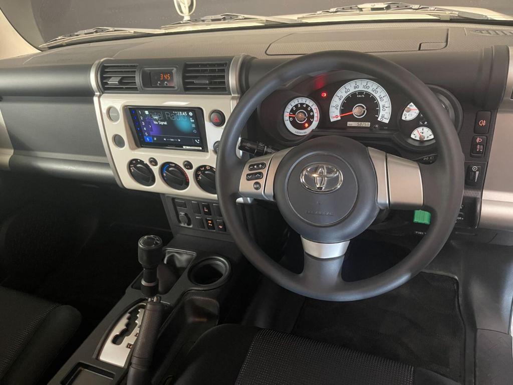 TOYOTA FJ CRUISER