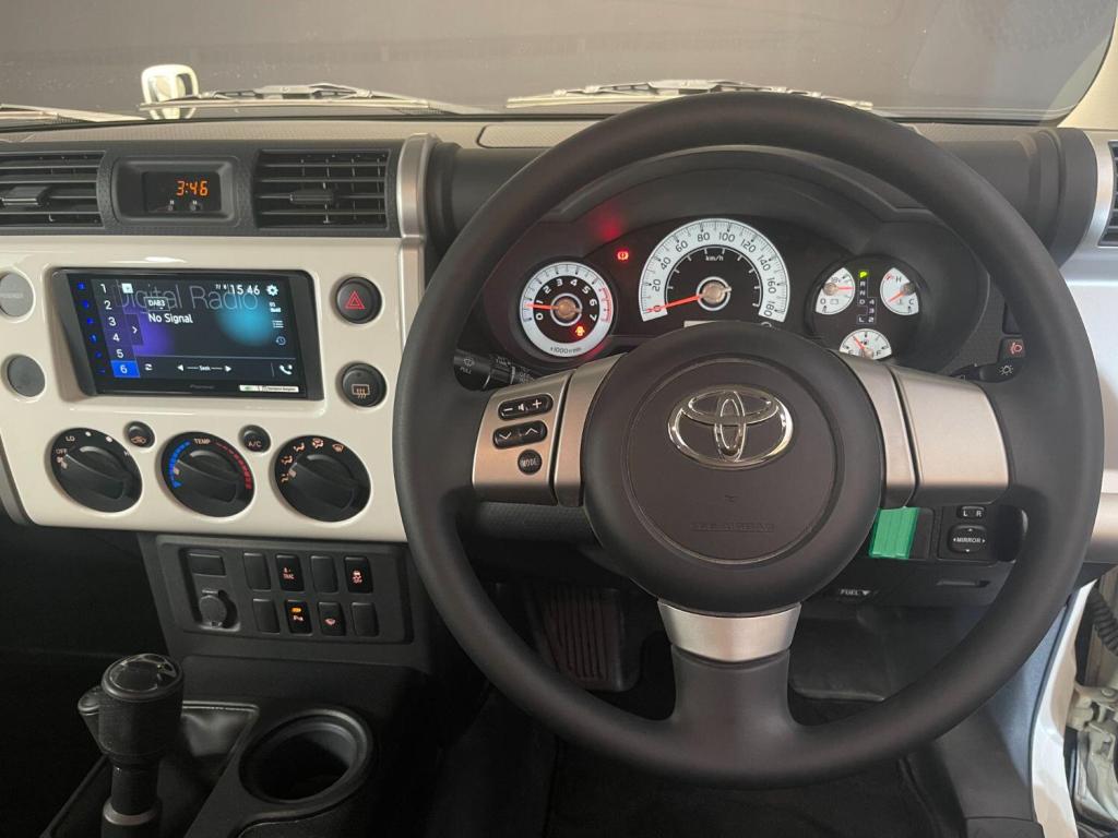 TOYOTA FJ CRUISER