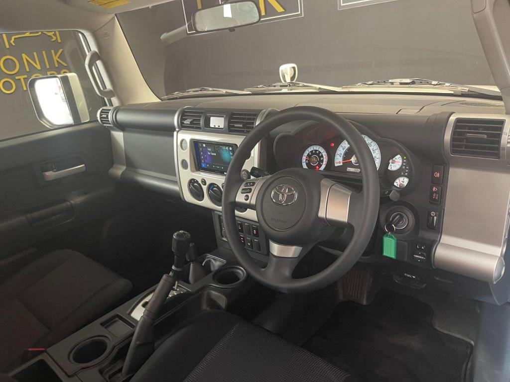 TOYOTA FJ CRUISER