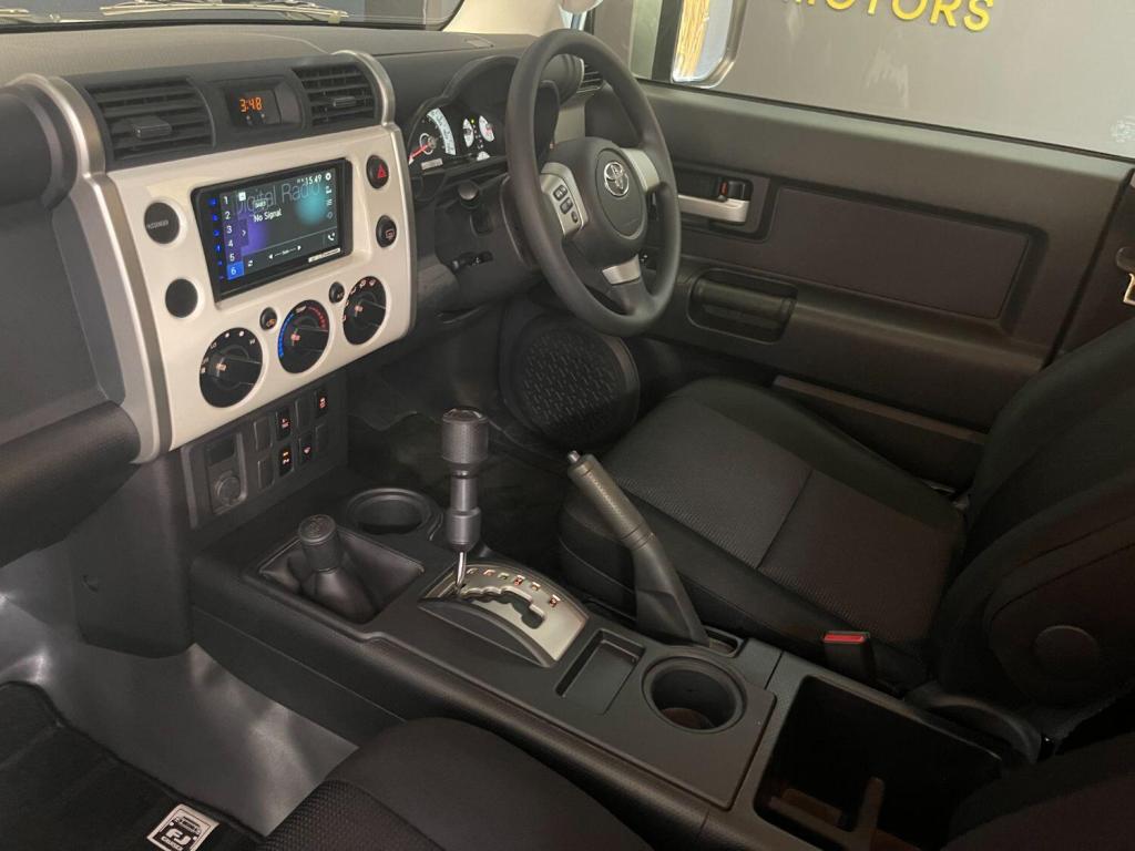 TOYOTA FJ CRUISER