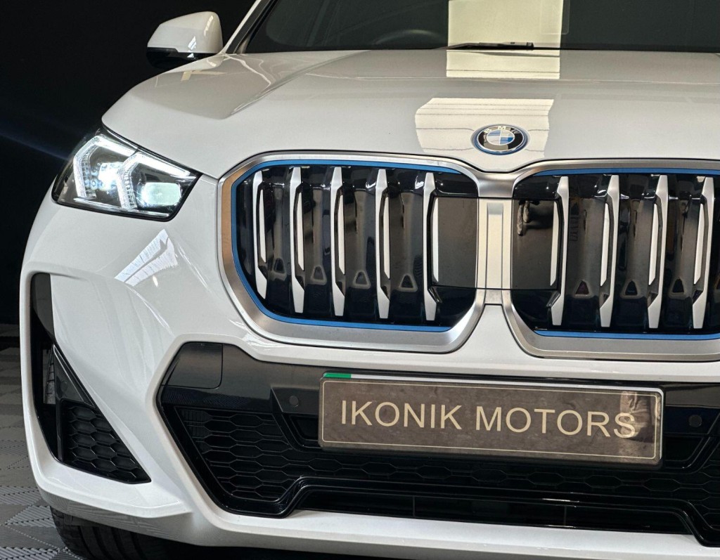 BMW IX1