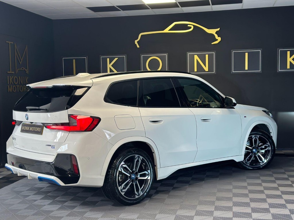 BMW IX1