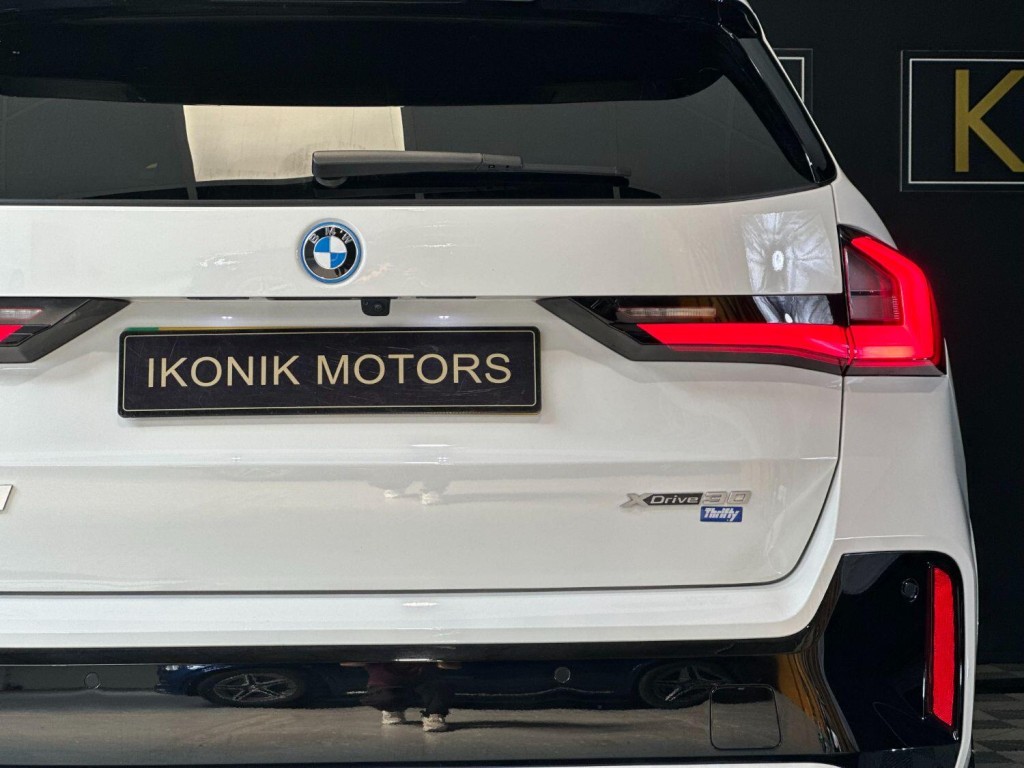 BMW IX1