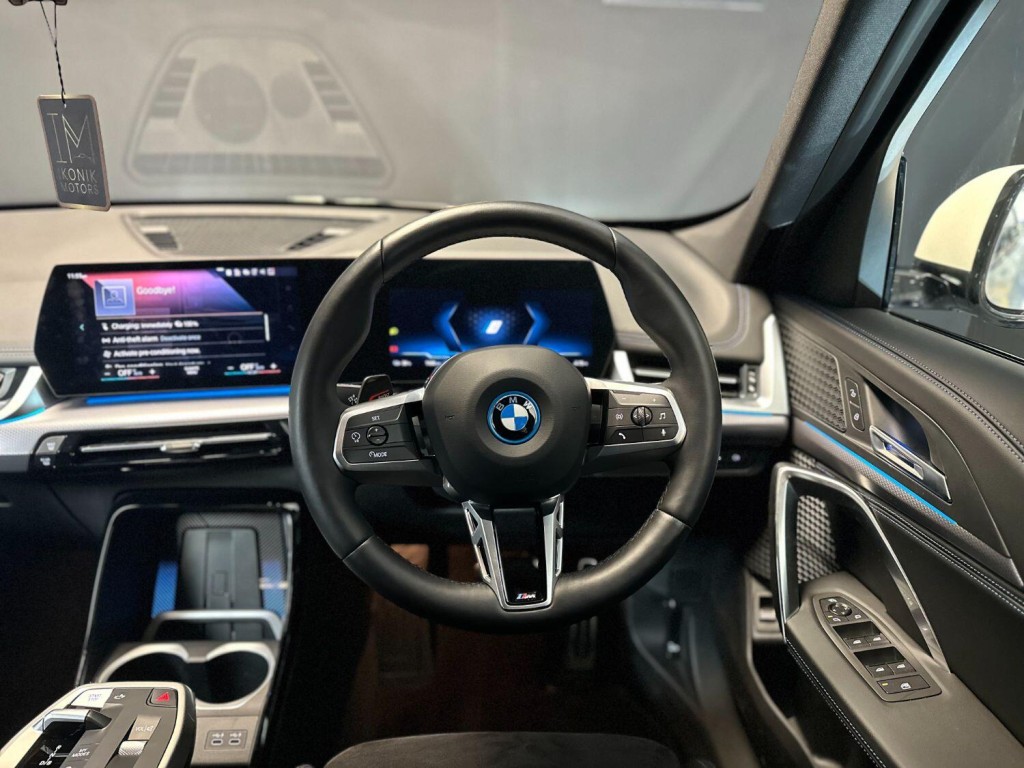 BMW IX1