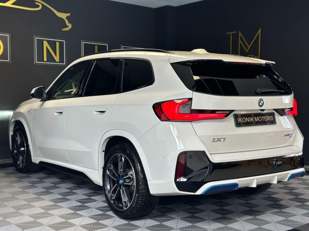 BMW IX1