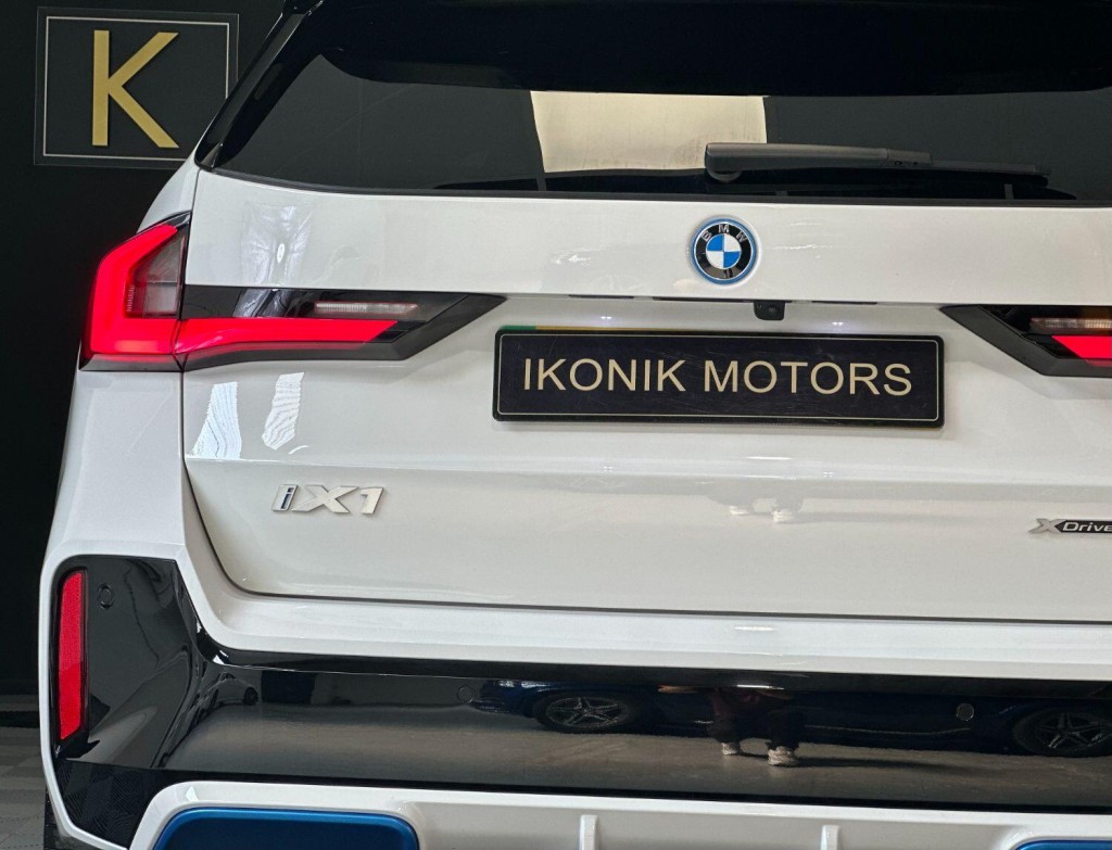 BMW IX1
