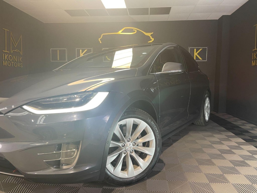 TESLA MODEL X