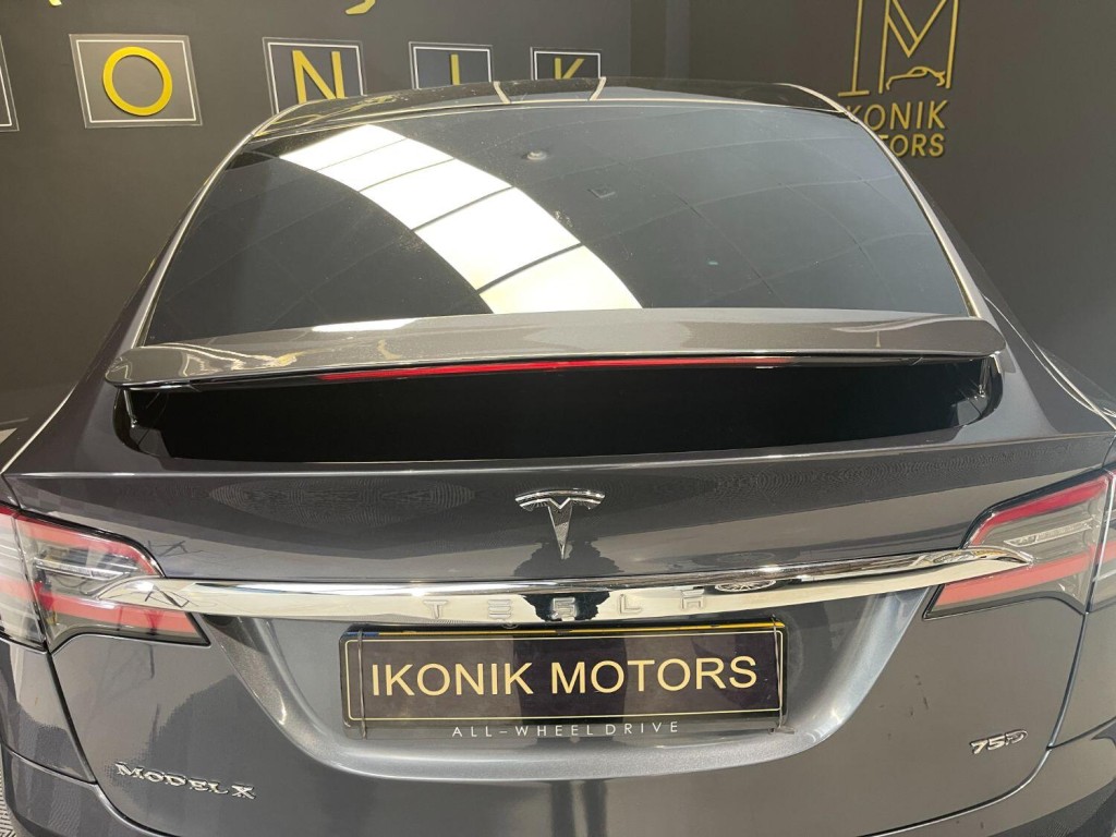 TESLA MODEL X