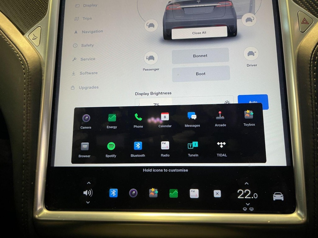 TESLA MODEL X