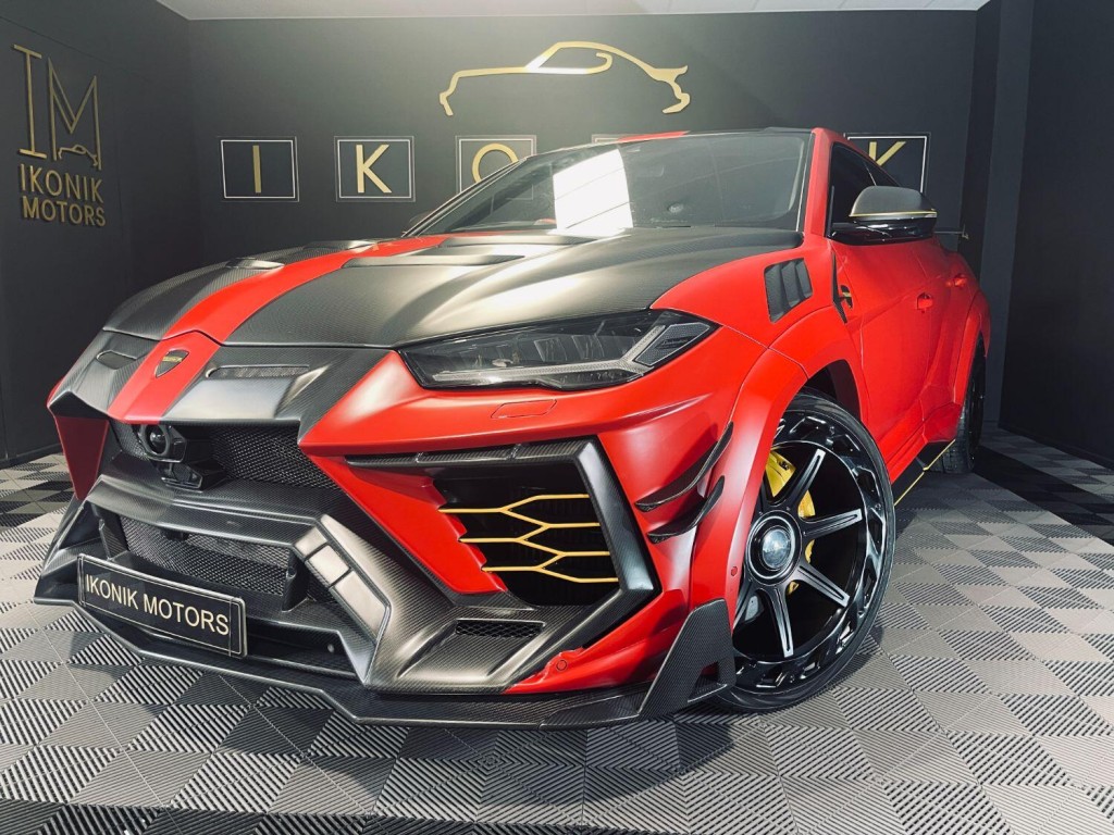 LAMBORGHINI URUS