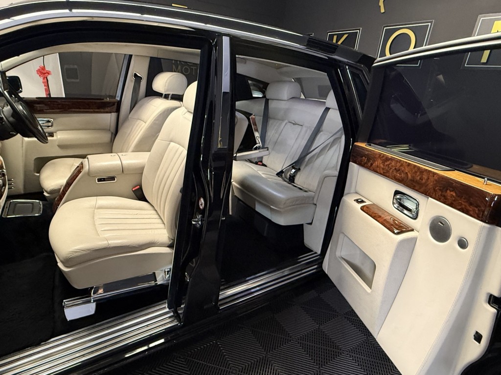 ROLLS-ROYCE PHANTOM
