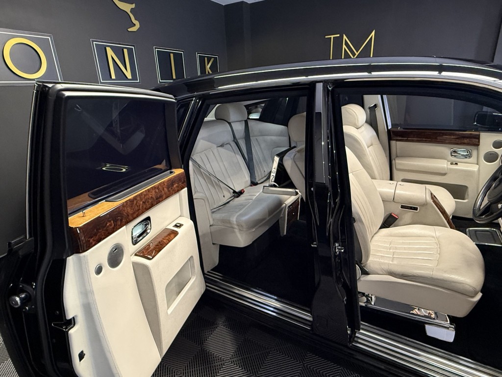 ROLLS-ROYCE PHANTOM