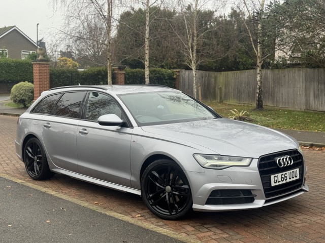 AUDI A6 AVANT 2.0 TDI ultra Black Edition