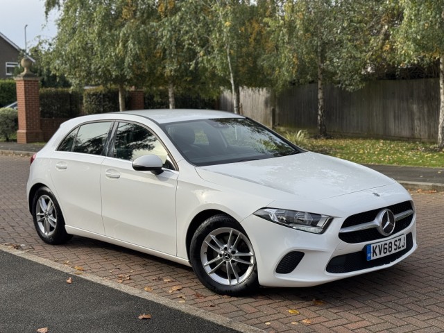 MERCEDES-BENZ A CLASS 1.5 A180d SE