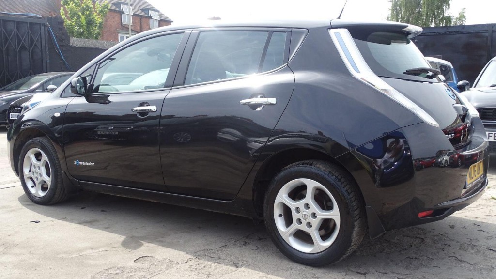 NISSAN LEAF