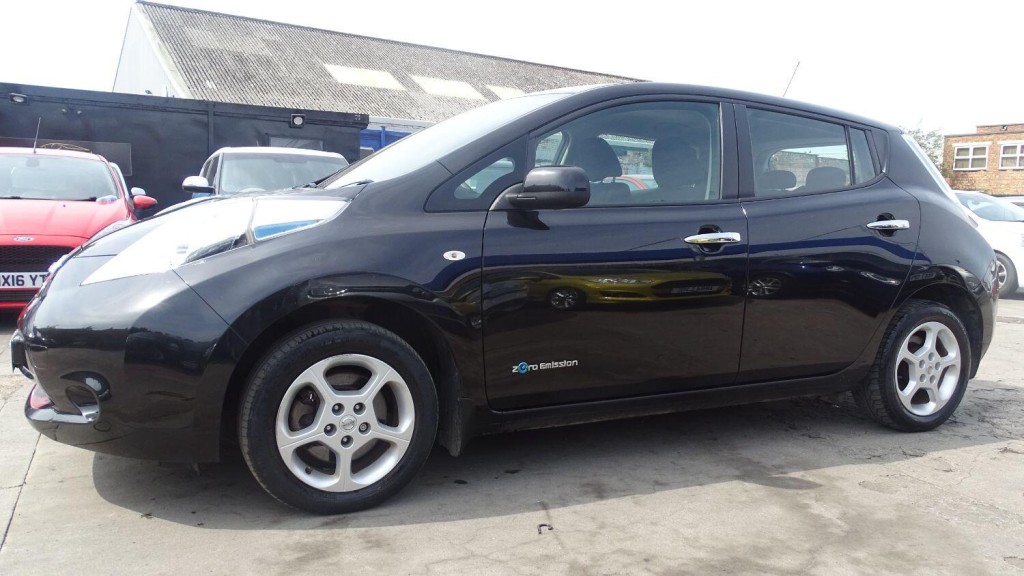 NISSAN LEAF