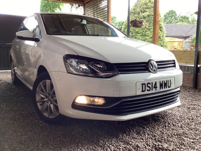 VOLKSWAGEN POLO