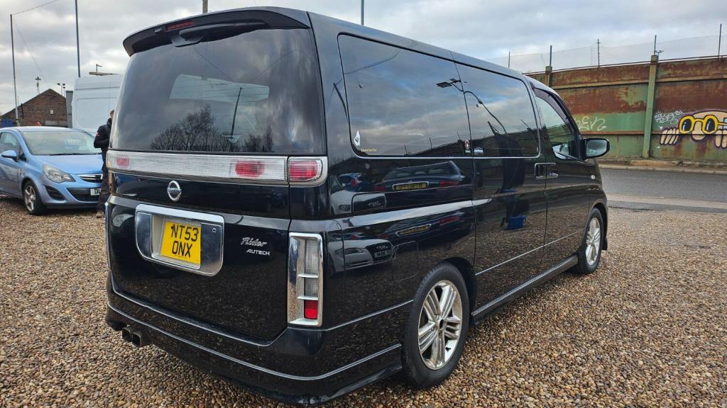 NISSAN ELGRAND