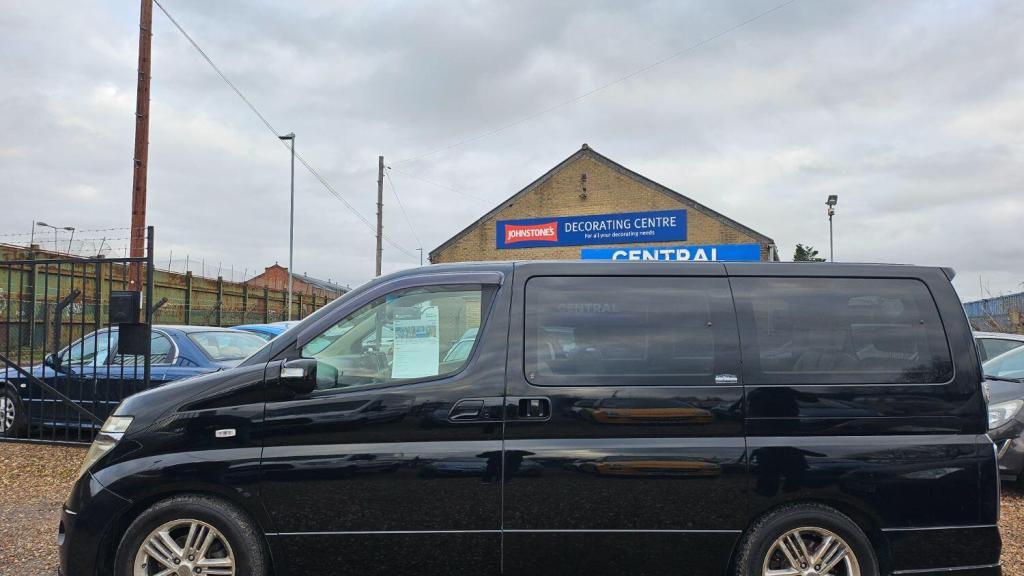 NISSAN ELGRAND