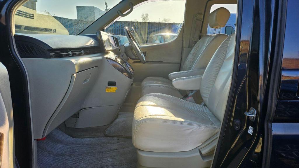 NISSAN ELGRAND