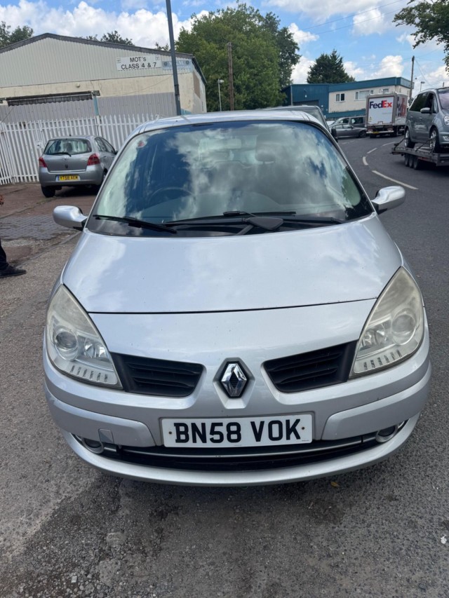 RENAULT SCENIC 1.6 VVT Dynamique