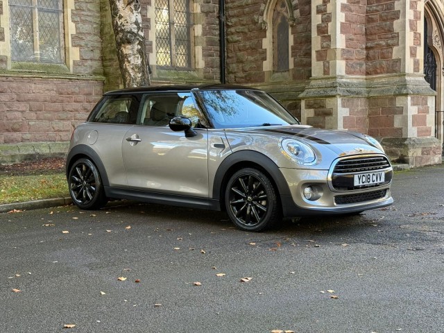 MINI HATCH