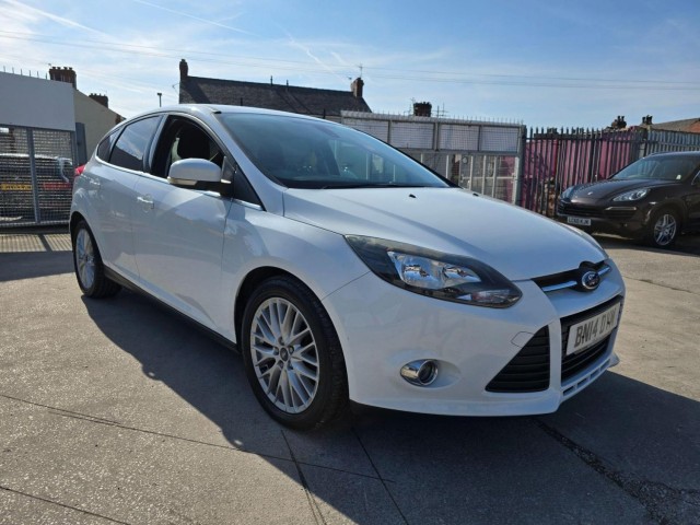 FORD FOCUS 1.0T EcoBoost Zetec Euro 5 (s/s) 5dr