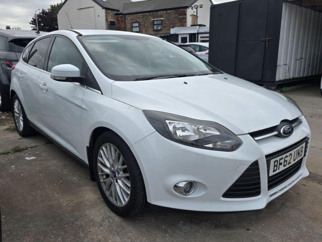 FORD FOCUS 1.0T EcoBoost Zetec Euro 5 (s/s) 5dr