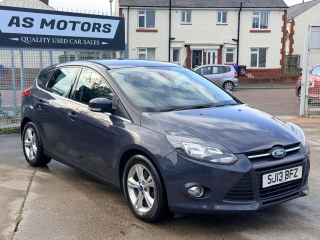FORD FOCUS 1.0T EcoBoost Zetec Euro 5 (s/s) 5dr